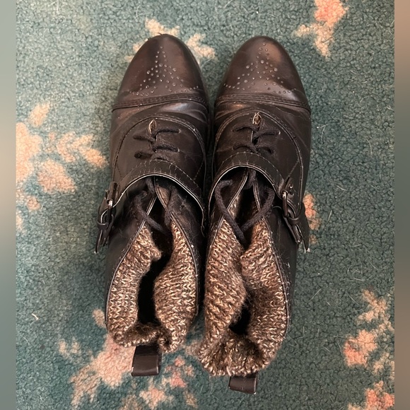 Urban Outfitters BDG sweater booties - Picture 2 of 3